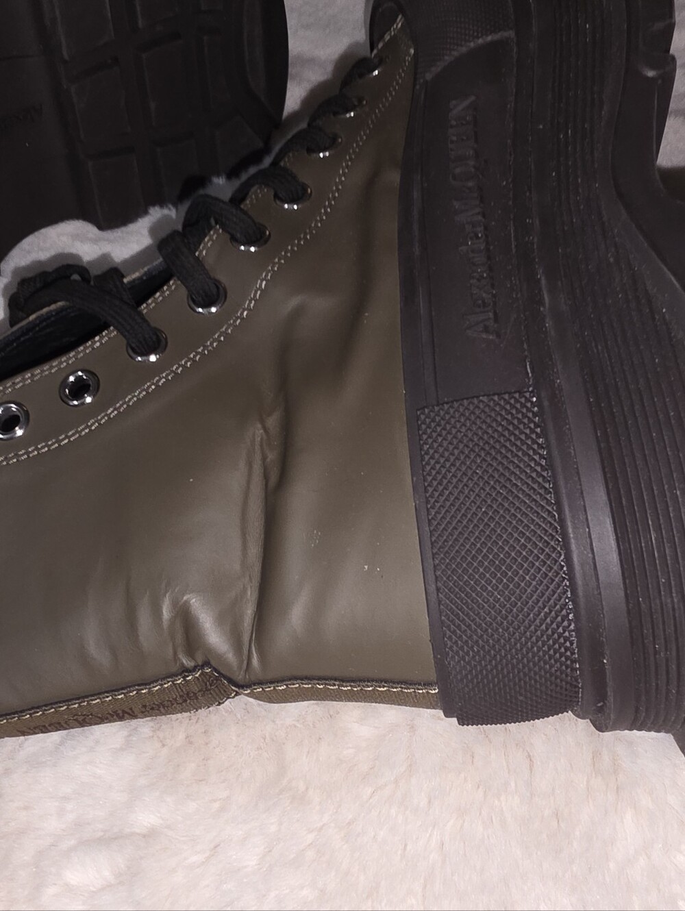 Alexander McQueen Tread Slick Boots 'Khaki Black Mens US 9 Eu 42 - Picture 4 of 7